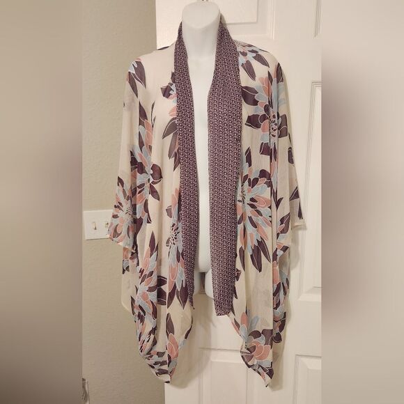 Charming Charlie wrap - Picture 1 of 6